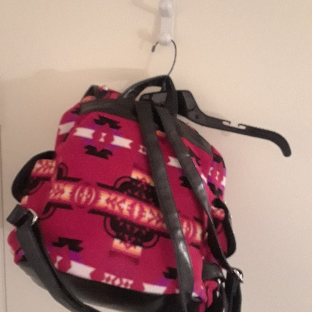 Mini backpack red design. - Picture 5 of 7